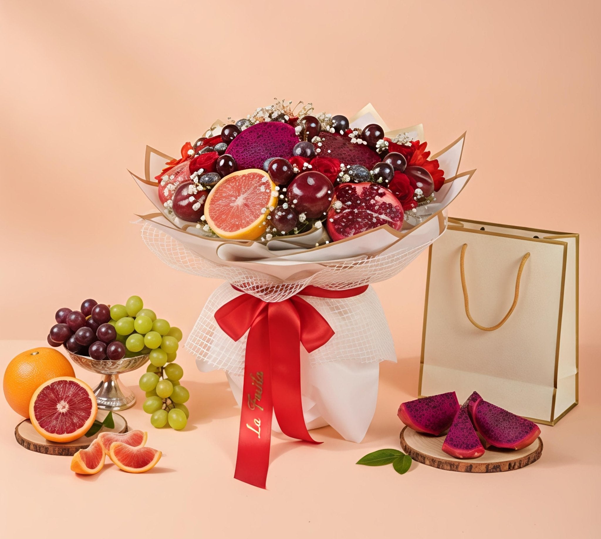 Red Bloom Bouquet - La Fruita