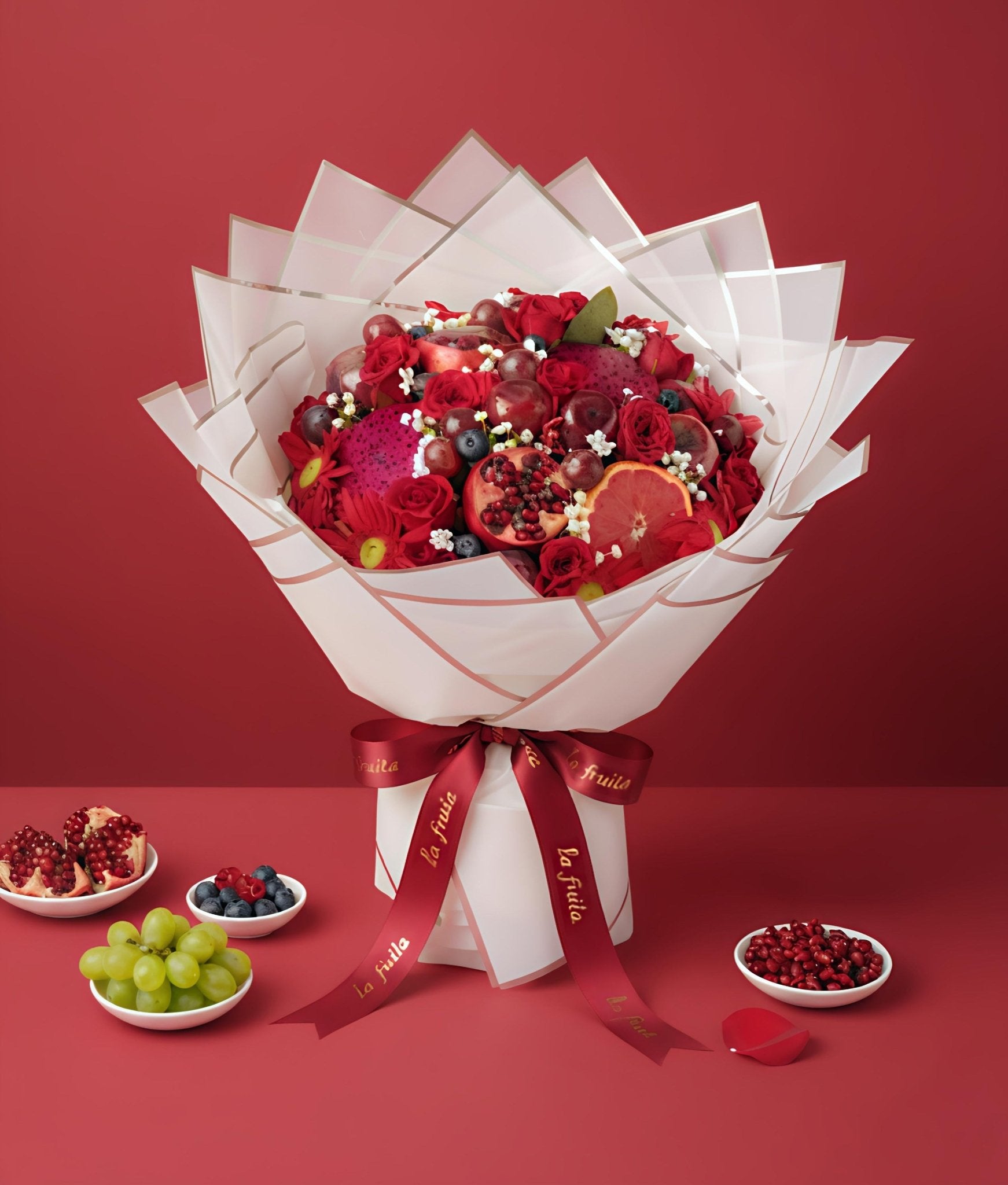 Red Bloom Bouquet - La Fruita